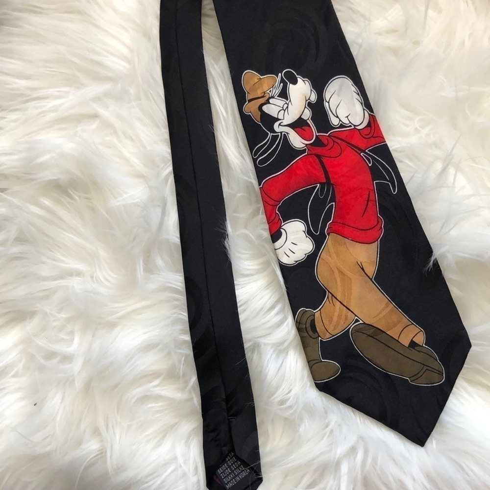 Disney tie goofy